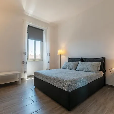 Guesthost - San Lorenzo Functional Flat * Rom