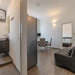 Guesthost - San Lorenzo Functional Flat * Rome