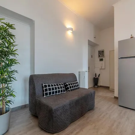 Apartman Guesthost - San Lorenzo Functional Flat Róma